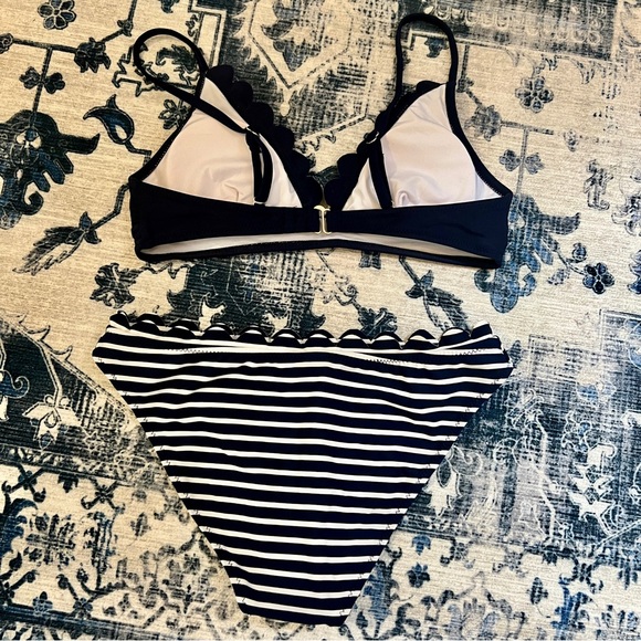 Cupshe Scallop and Stripe "Del Mar" Bikini - S - Picture 3 of 8